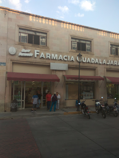farmacia guadalajara, 47300, Benito Juárez 44, Centro, Yahualica de González Gallo, Jal., México, Farmacia | JAL