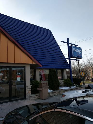 Restaurant «IHOP», reviews and photos, 141-147 N Dean St, Englewood, NJ 07631, USA