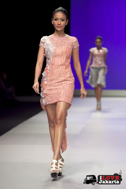 Monika Weber_Illusion_Indonesia Fashion Week 2013_JCC