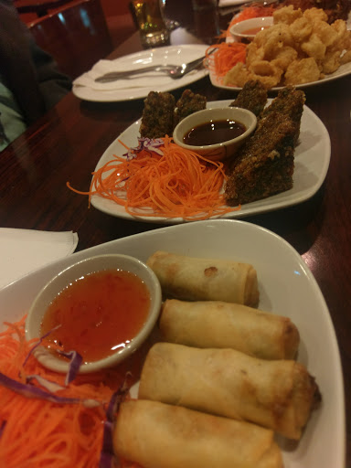 Thai Restaurant «Nusara Thai Kitchen», reviews and photos, 82-80 Broadway, Elmhurst, NY 11373, USA