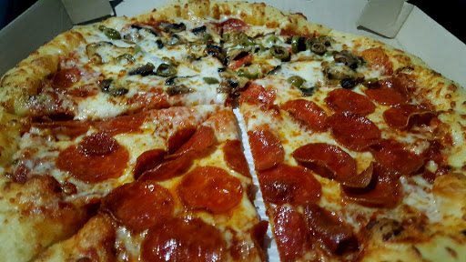 Pizza Restaurant «Pizza Hut», reviews and photos, 1120 S Koeller St, Oshkosh, WI 54902, USA