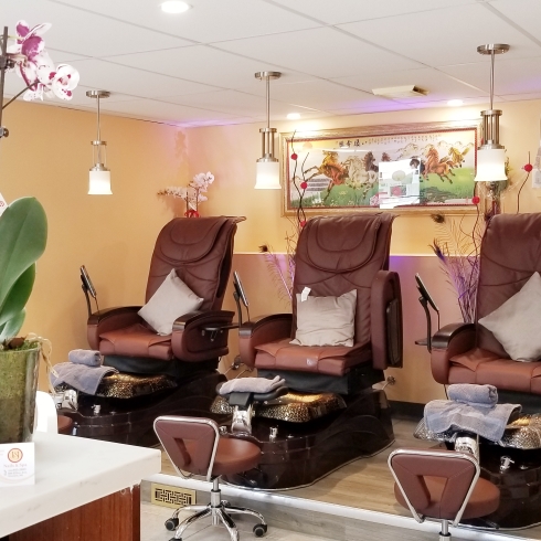 J and J Nails and Spa