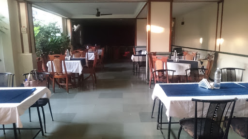 Tandoor Restaurant, Shop No. 17/18, Ayodhya Park, Old P. B. Road, Opp Sangam Talkies, Kolhapur, Maharashtra 416005, India, Western_Restaurant, state MH