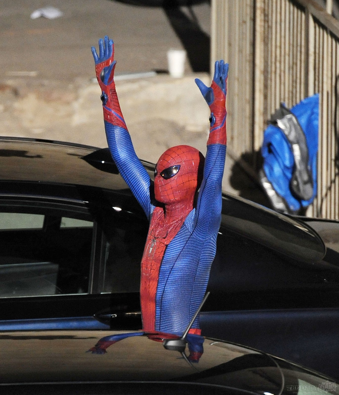 Andrew Garfield Unmasked The Amazing Spider-Man Set Photos -  sandwichjohnfilms