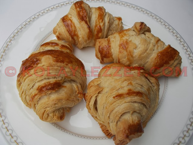 EVDE-TEREYAĞLI-ÇİKOLATALI-KRUVASAN-YAPIMI-(Croissant,-Fransa) EVDE-TEREYAĞLI-ÇİKOLATALI-KRUVASAN-YAPIMI-(Croissant,-Fransa)