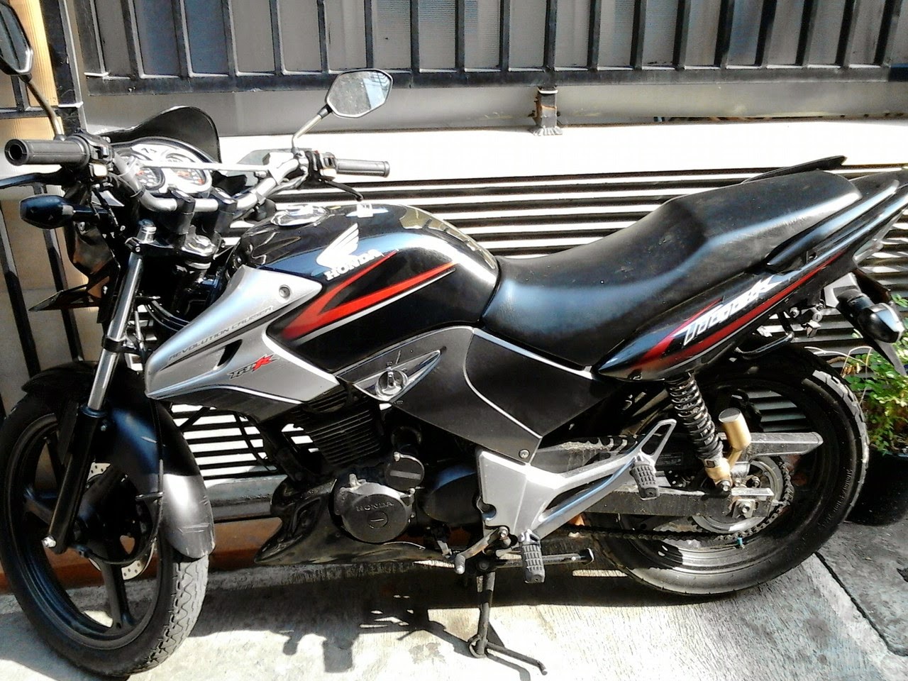 Motor Honda Revo 100cc