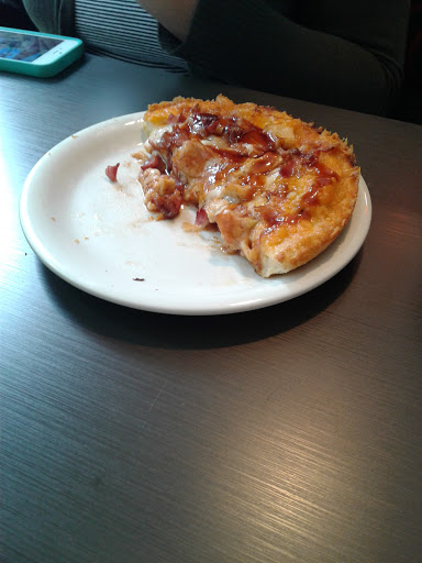 Pizza Restaurant «Pizza Hut», reviews and photos, 216 Haverhill St, Methuen, MA 01844, USA