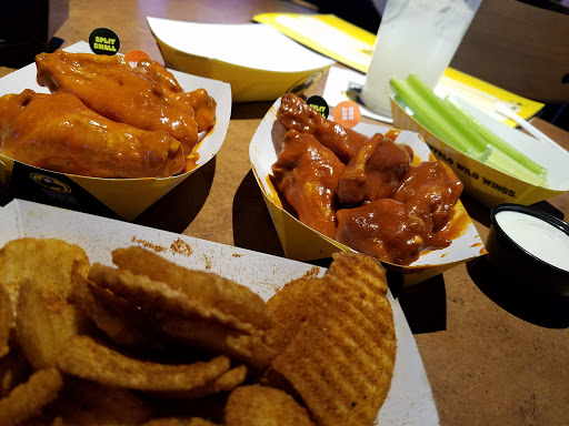 Chicken Wings Restaurant «Buffalo Wild Wings», reviews and photos, 5020 Tiedeman Rd, Brooklyn, OH 44144, USA