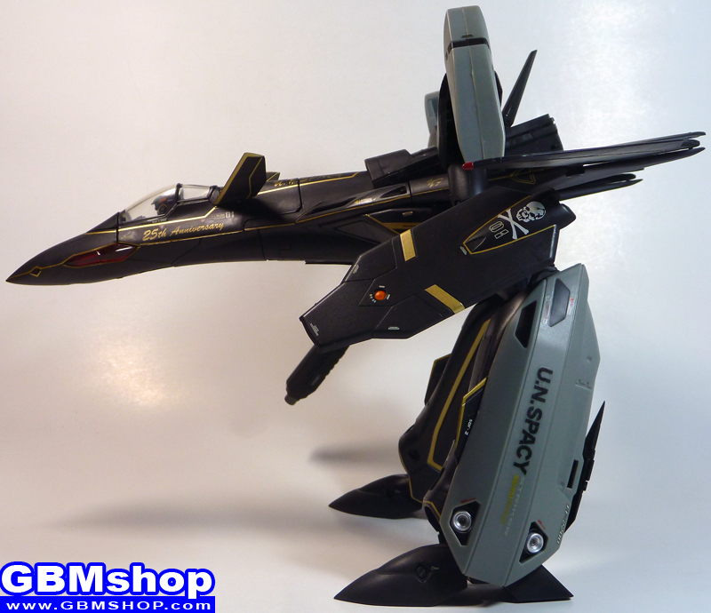 Macross VF-X VF-19A Super Black Excalibur GERWALK Mode