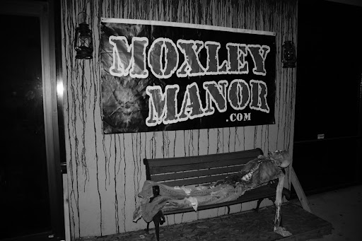 Haunted House «Moxley Manor Haunted House», reviews and photos, 510 Harwood Rd, Bedford, TX 76021, USA