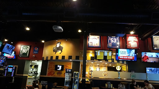 Chicken Wings Restaurant «Buffalo Wild Wings», reviews and photos, 1761 Old Country Rd, Riverhead, NY 11901, USA