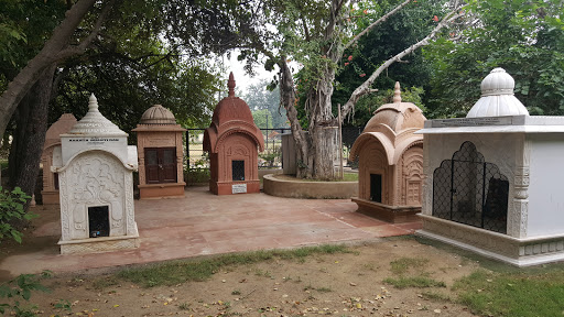 ISKCON Goshala, Parikrama Marg, Raman Reiti, Vrindavan, Uttar Pradesh 281121, India, Foundation, state UP