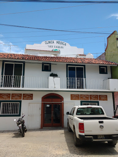 Clinica San Carlos, Calle Zaragoza 24, Centro, San Pedro Pochutla, Oax., México, Hospital | OAX