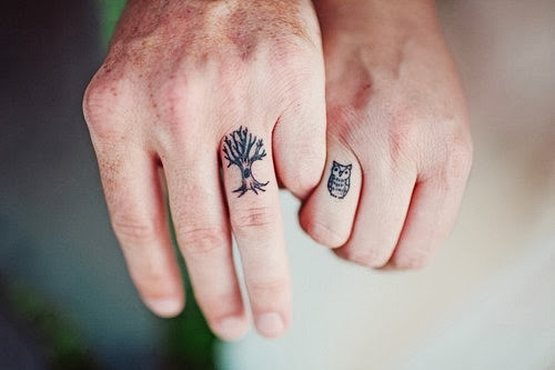 tattoos on fingers