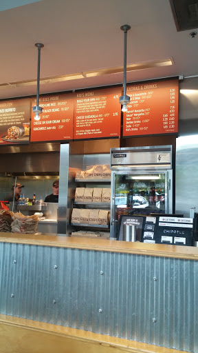 Mexican Restaurant «Chipotle Mexican Grill», reviews and photos, 7003 SW Nyberg St, Tualatin, OR 97062, USA