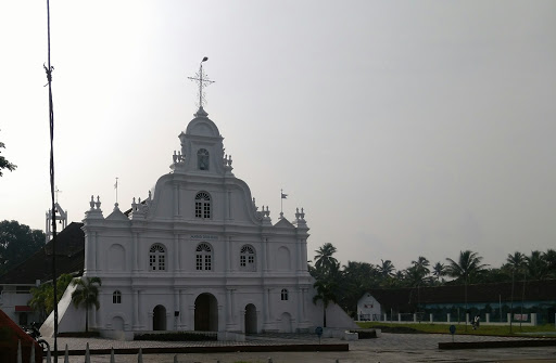 St. Louis Church, Mundamveli Rd, Mundamveli Junction, Mundamveli, Kochi, Kerala 682507, India, Church_of_Christ, state KL