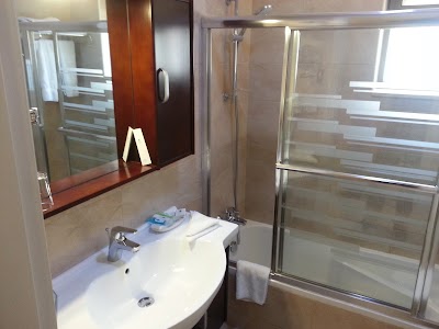 Photos of Comfort Hotel Suites