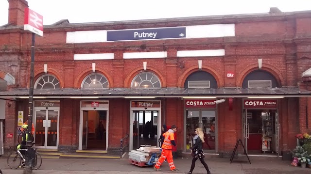 Putney Railway Station