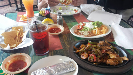 Mexican Restaurant «La Yunta Mexican Restaurant LLC», reviews and photos, 3051 E Causeway Approach, Mandeville, LA 70448, USA