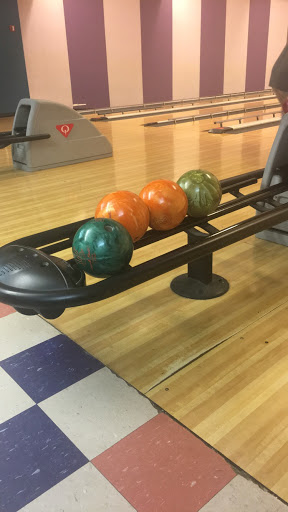 Bowling Alley «T-Bowl Lanes Inc», reviews and photos, 300 Preakness Shopping Center, Wayne, NJ 07470, USA