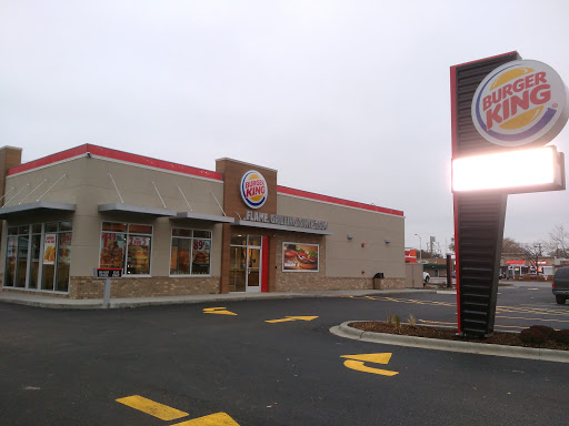 Fast Food Restaurant «Burger King», reviews and photos, 220 Mannheim Rd, Bellwood, IL 60104, USA