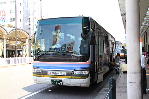 伊予鉄道「マドンナエクスプレス」・269　松山市駅改札中