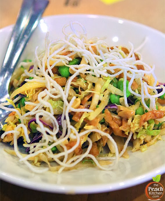 Thai Crunch Salad of CPK | www.thepeachkitchen.com
