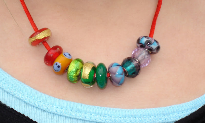 LilSil's happy rainbow necklace DSC06066