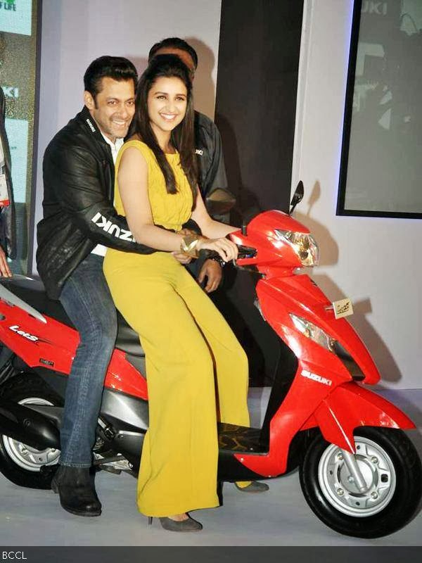 Salman Khan and Parineeti Chopra make a fresh pair at the launch of Suzuki's Gixxer and Let's motorcycles, held in Mumbai, on January 27, 2014. (Pic: Viral Bhayani)