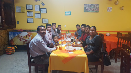 Restaurante Familiar La Cama de Piedra, Primera Calle Norte Poniente 74, Guadalupe, 30020 Comitán de Domínguez, Chis., México, Restaurante familiar | CHIS