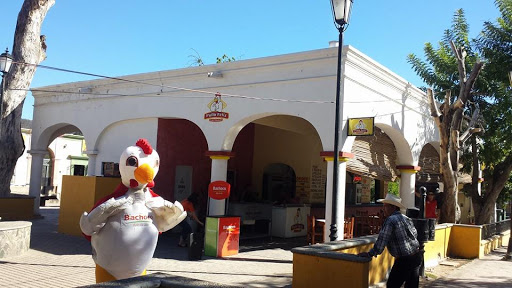 Pollo Feliz, Jose Maria Morelos y Pavón entre Rosales / Alameda Central, Centro, 85760 Alamos, Son., México, Restaurante especializado en pollo | SON