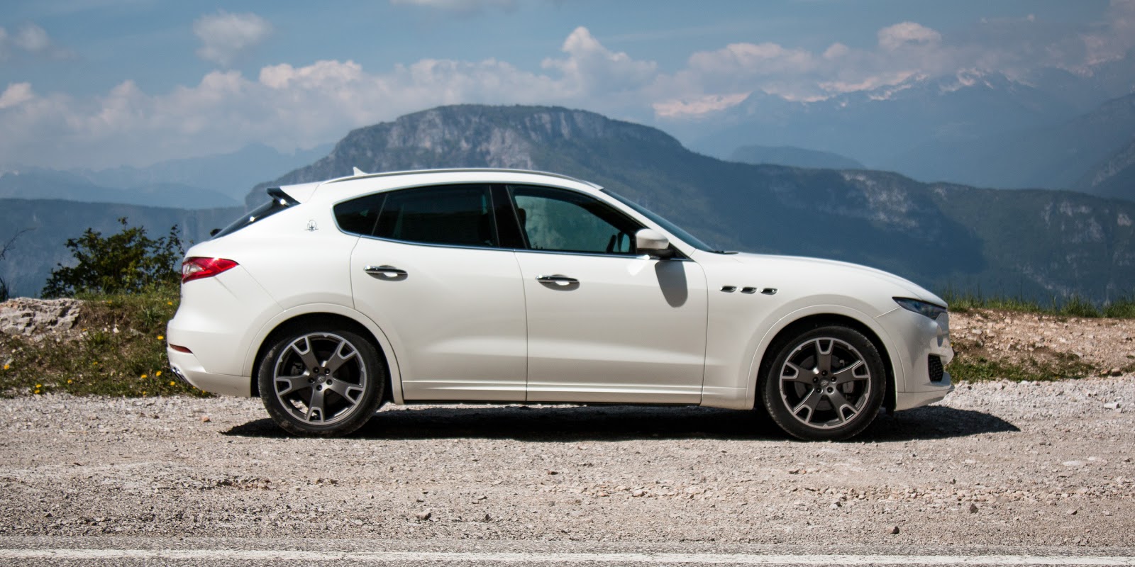 Đánh giá xe Maserati Levante 2017