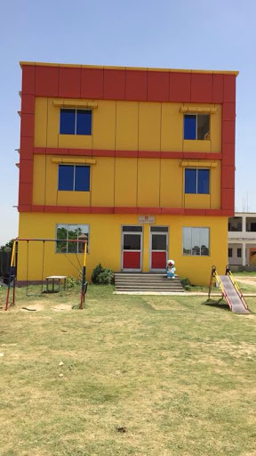 SHEMFORD Futuristic School-Patna, Mauza: P.S.: Gopalpur, (Near Central School), Udaini, Patna, Bihar 804453, India, School, state BR