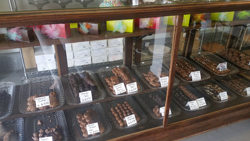 Bakery «Simply Sweet By Margarete Bakery/Chocolates», reviews and photos, 189 S Green St, Tupelo, MS 38804, USA