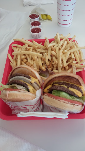 Hamburger Restaurant «In-N-Out Burger», reviews and photos, 21620 Valley Blvd, Walnut, CA 91789, USA
