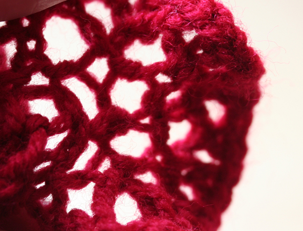 Rambling Rose Free Knitting Pattern close up of lace pattern