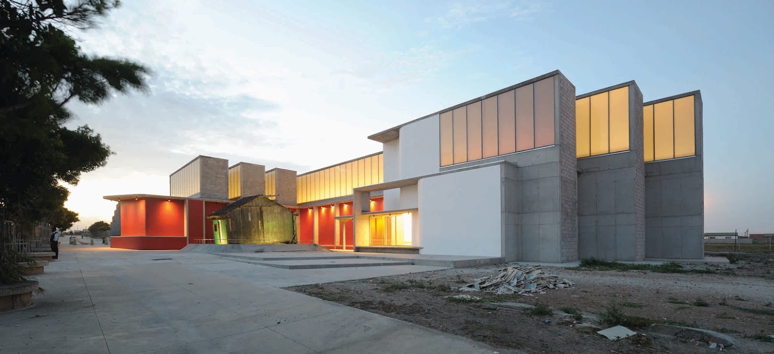 Commercial Rd, Port Elizabeth 6200, Sudafrica: [RED LOCATION MUSEUM BY NOERO WOLFF ARCHITECTS]