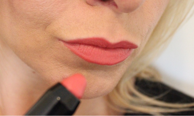 Marc Jacobs Kiss Pop Lip Color Stick in Heartbreaker