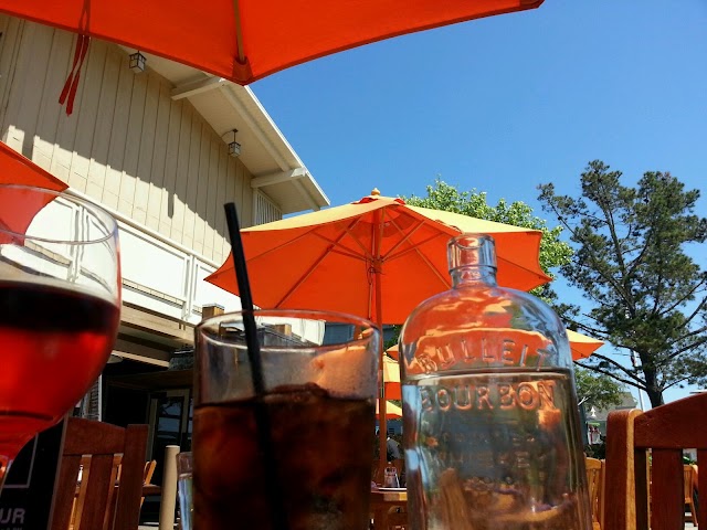 Tiburon Tavern