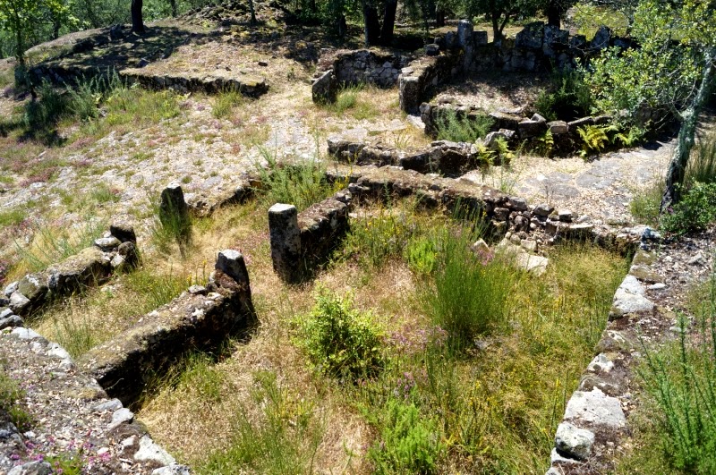Descubre conmigo el Norte de Portugal - Blogs de Portugal - 16/08- Braga, Briteiros y Guimaraes: De escaleras y los orígenes de Portugal (31)