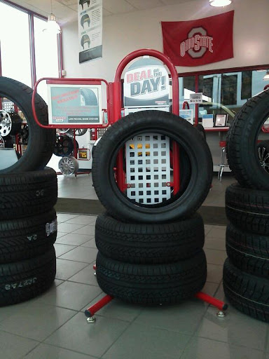 Tire Shop «Discount Tire Store - Lancaster, OH», reviews and photos, 2820 Columbus-Lancaster Rd NW, Lancaster, OH 43130, USA