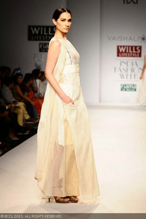 Marcela displays a creation by fashion designer Vaishali S on Day 5 of Wills Lifestyle India Fashion Week (WIFW) Spring/Summer 2014, held in Delhi.<br /> 