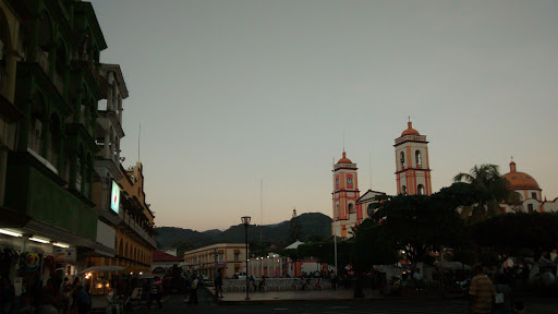 Hotel De Los Perez, S.A. De C.V., Calle Profesor Antonio C. Rascón 2, Centro, 95700 San Andrés Tuxtla, Ver., México, Motel | VER