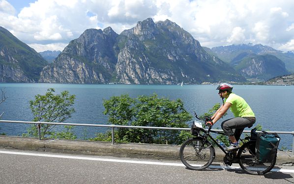 Miri on the Bike am Gardasee