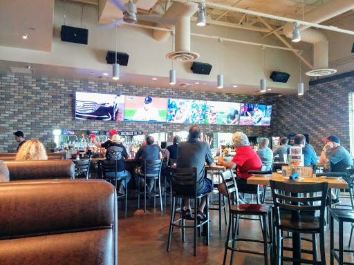 Restaurant «Blue 32 Sports Grill», reviews and photos, 4845 S Arizona Ave, Chandler, AZ 85248, USA