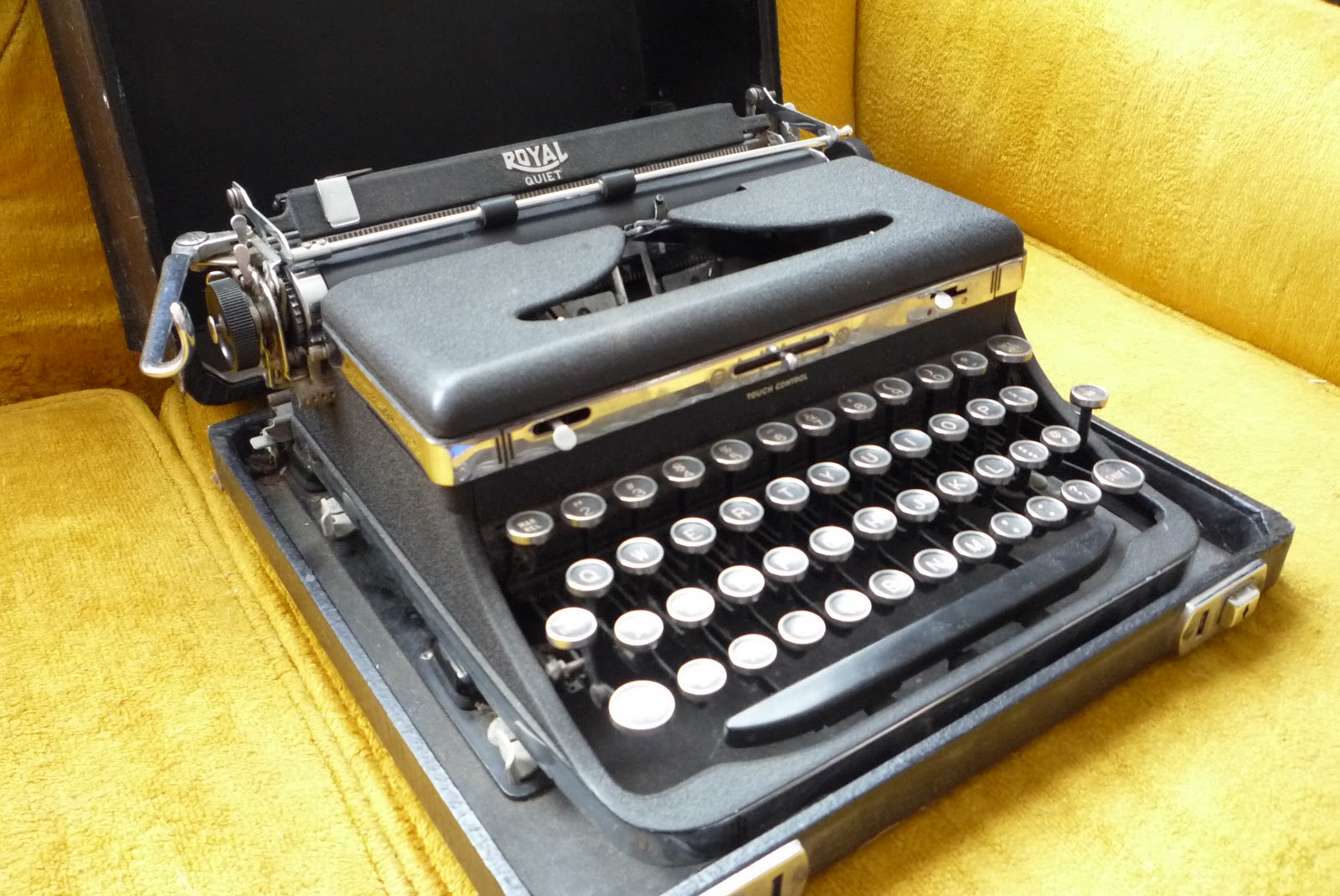 Portland Scavenger 1940s Royal Quiet Portable Typewriter w/ Case 50