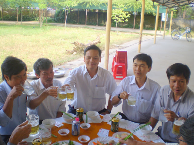 Hoạt động của 87TưNghĩa nhân ngày Nhà giáo Việt Nam 20/11/2012  PB200029