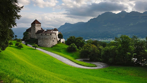 Vaduz Castle, Liechtenstein.jpg