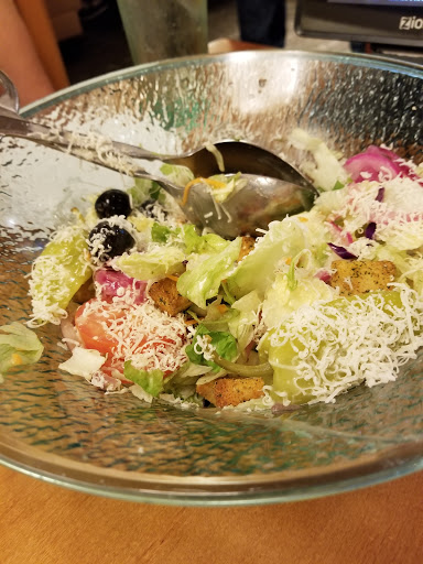 Italian Restaurant «Olive Garden», reviews and photos, 290 W Main St, Freehold, NJ 07728, USA