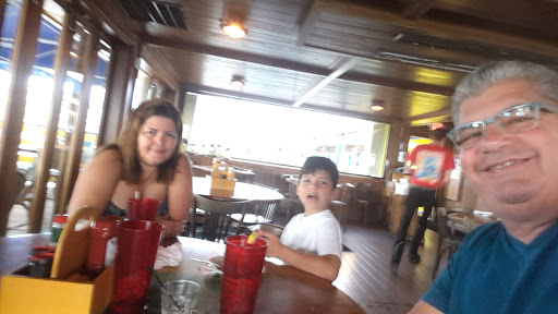 Wahoo's Bar and Grill Restaurant